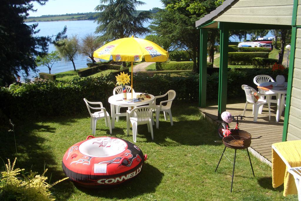 ホテルBeau-Rivage Du Lac De Pareloup Salles-Curan エクステリア 写真